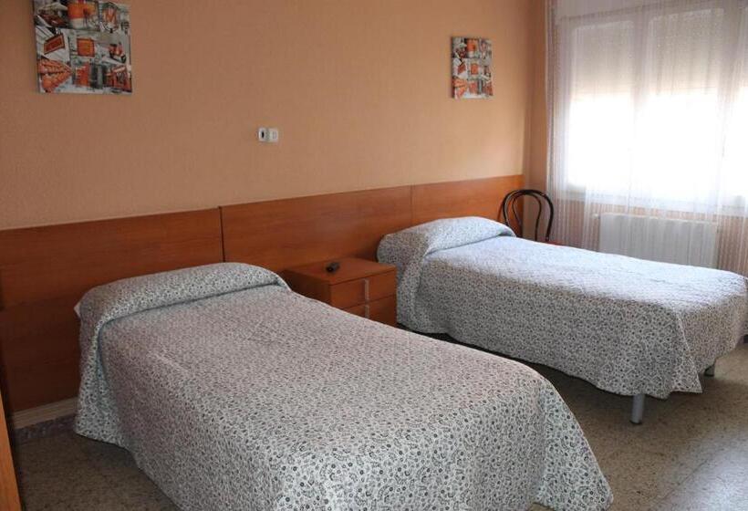 Номер Стандарт Совместная Ванная, Hostal Cal Siles