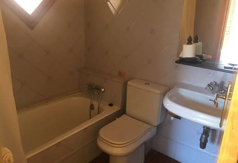 スタンダードトリプルルーム, Hostal Victor