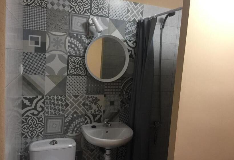 اتاق استاندارد یک نفره, Hosteria Verahouse