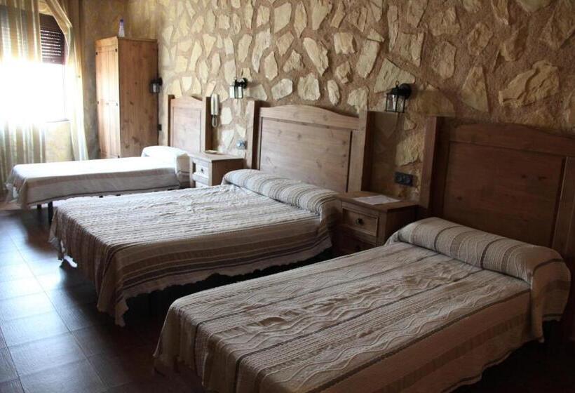 Четырехместный Номер Стандарт, Posada De Los Cónsules