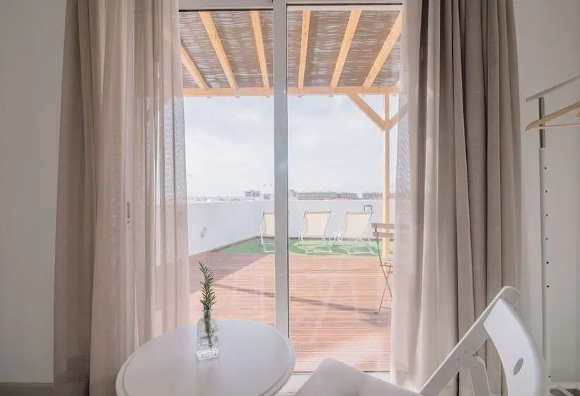 اتاق لوکس, Guestmar