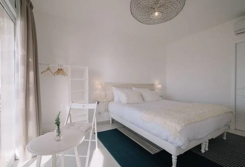 اتاق لوکس, Guestmar