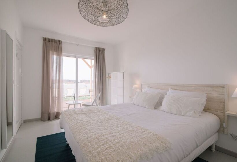 Номер Deluxe, Guestmar