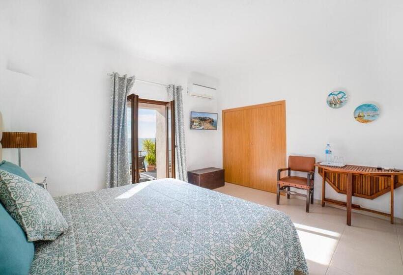 اتاق استاندارد با تراس و چشم‌انداز دریا, Castelo Guest House
