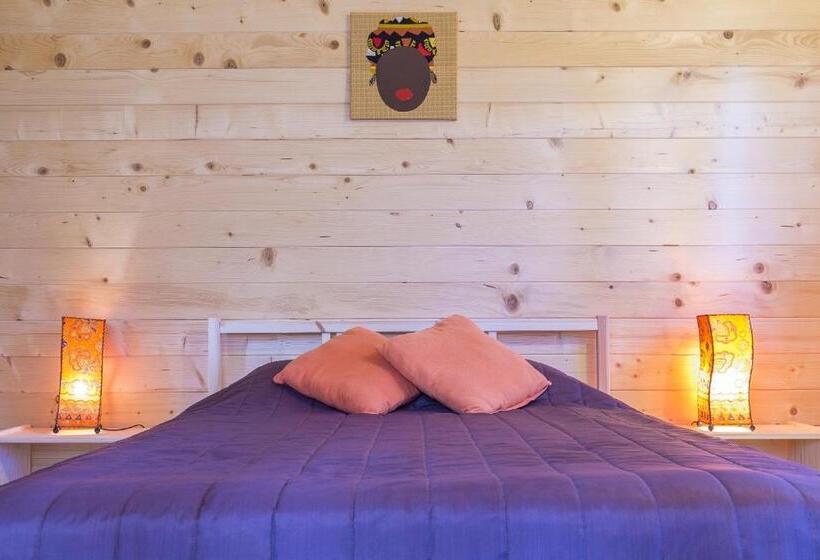 بانگلوی استاندارد, Monte Macário Alojamento Local