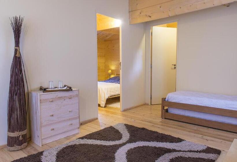 بانگلوی لوکس, Monte Macário Alojamento Local