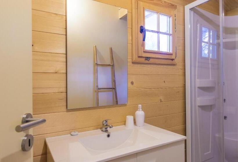 بانگلوی لوکس, Monte Macário Alojamento Local