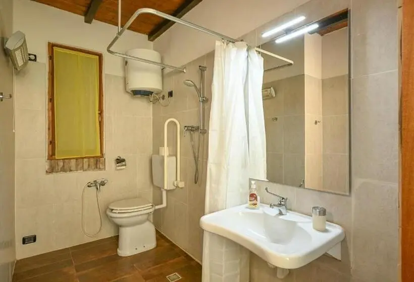 身障者適用キングサイズベッドルーム, Agriturismo Di Sordiglio
