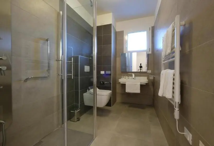 Standard-studio, Relais Villa Clodia