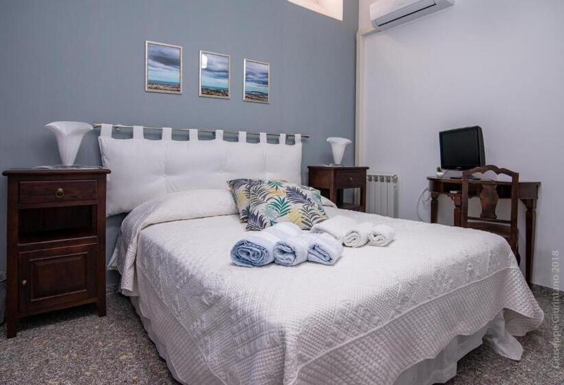 חדר סטנדרט לשלושה, Le Vie Di Monreale