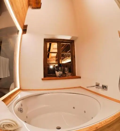 سوئیت با وان آب گرم, Maison Bionaz Ski & Sport
