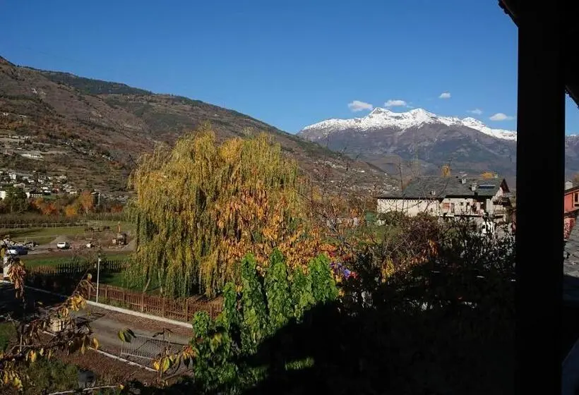 اتاق لوکس با بالکن, Maison Bionaz Ski & Sport