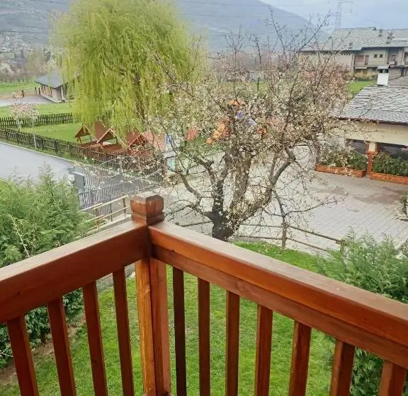 اتاق لوکس با بالکن, Maison Bionaz Ski & Sport