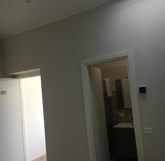 سوییت سوپریور با چشم‌انداز دریا, A Due Passi Dal Mare