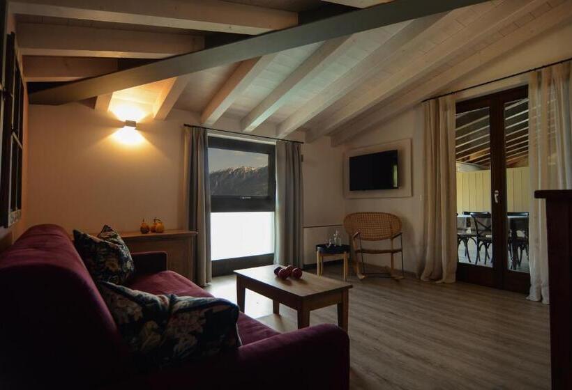 آپارتمان 2 خوابه با تراس, Cascina Varini