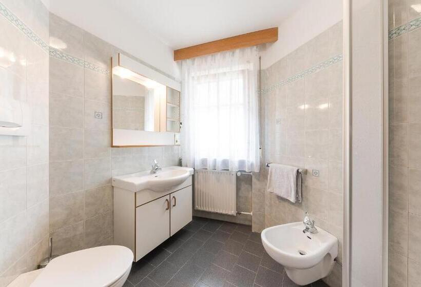 דירת חדר, Residence Am Wegkreuz