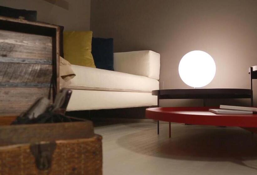 سوییت اجرایی, Locanda Black And White Sondrio