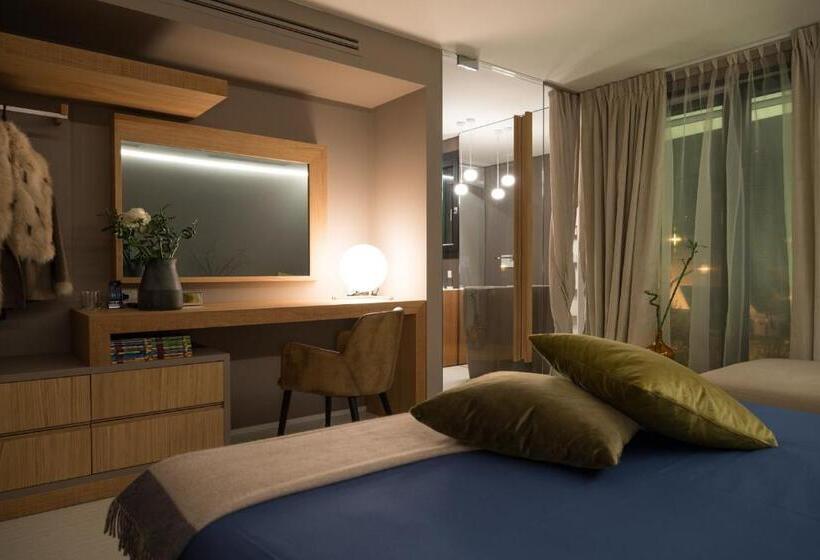 اتاق لوکس, Locanda Black And White Sondrio