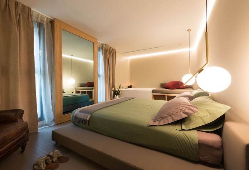 سوییت لوکس, Locanda Black And White Sondrio