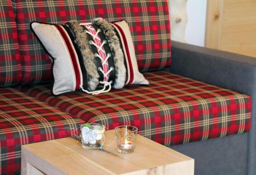 شقة سوبريور غرفة واحدة, Ban Rutzner