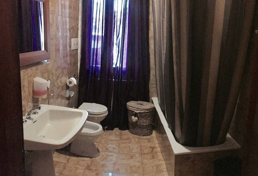 اتاق استاندارد با سرویس بهداشتی مشترک, Caminhouse