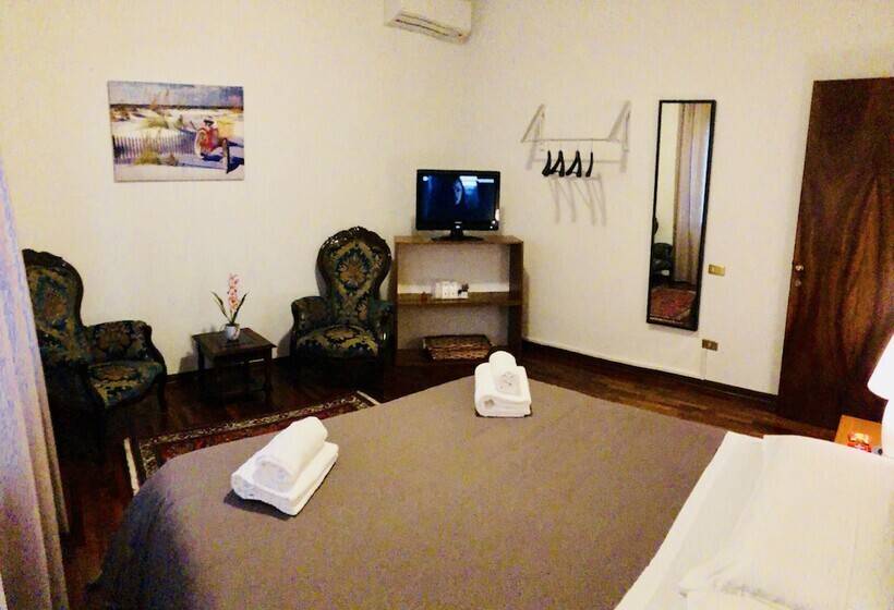 اتاق استاندارد با سرویس بهداشتی مشترک, Caminhouse