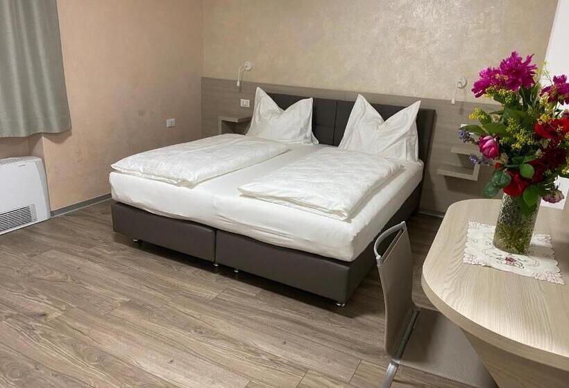 基本三人间, Garni San Paolo