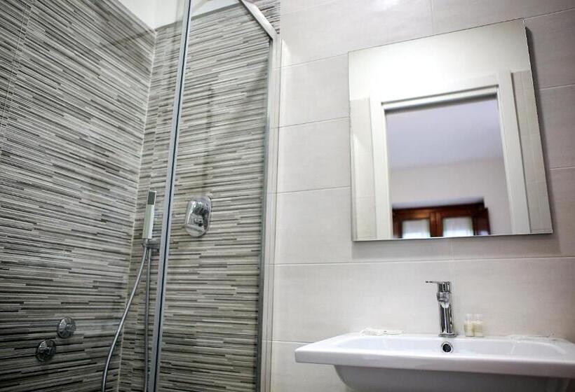 高级大房间, Il Raduno