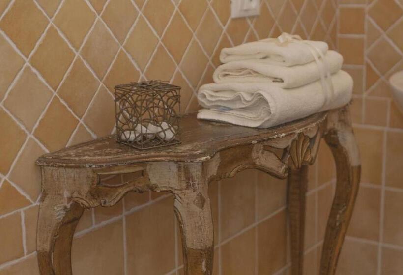 스탠다드 룸 킹사이즈 침대, Borgo Di Vezzano