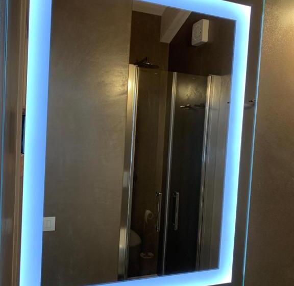 Номер Deluxe, Italo Svizzero