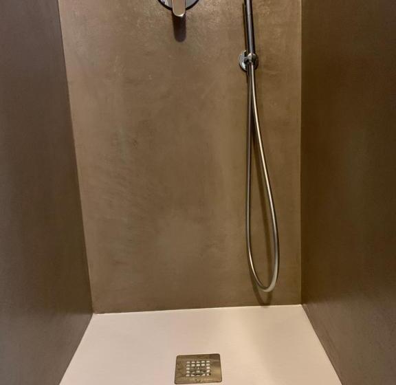 Номер Deluxe, Italo Svizzero