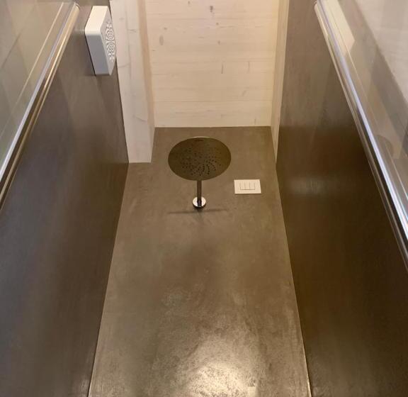 Номер Deluxe, Italo Svizzero