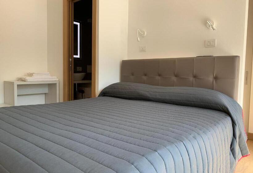 Номер Deluxe, Italo Svizzero