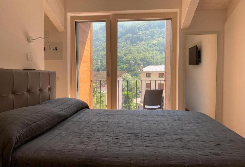 Номер Deluxe, Italo Svizzero