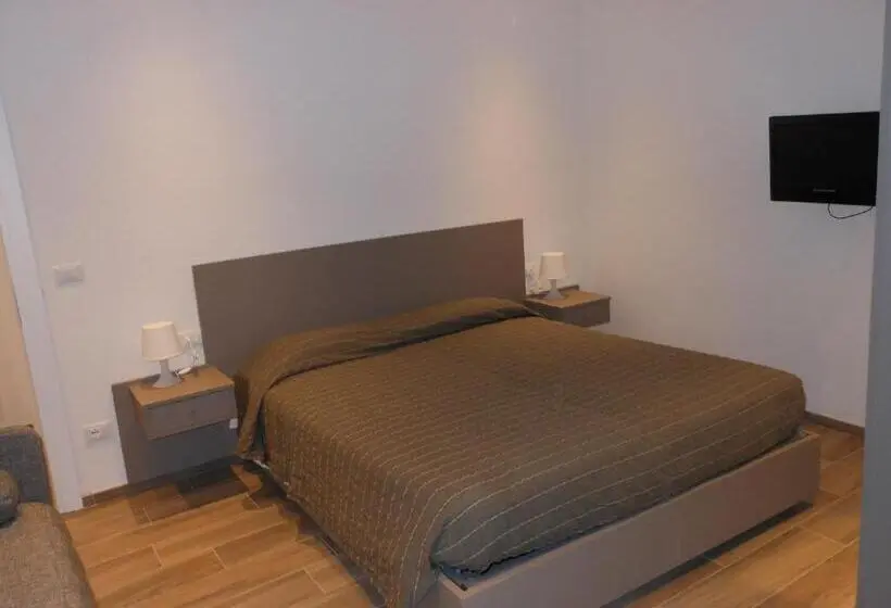 海の見えるスタンダードスタジオ, Residence Fanny