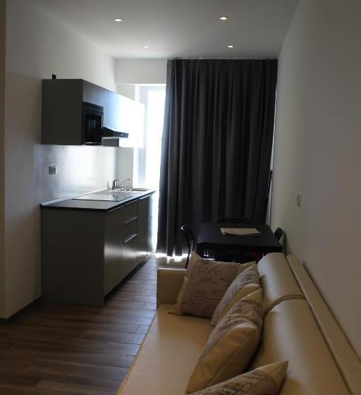 إستوديو قياسى مطل على البحر, Residence Fanny