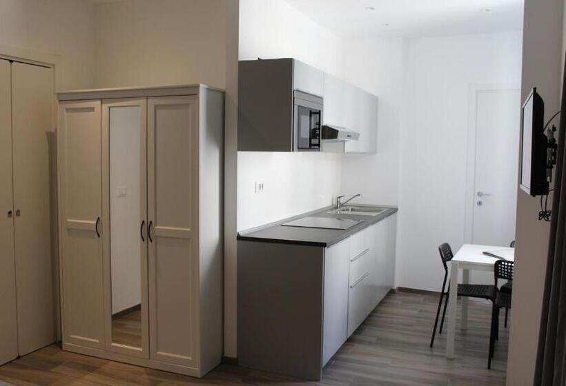 إستوديو قياسى, Residence Fanny