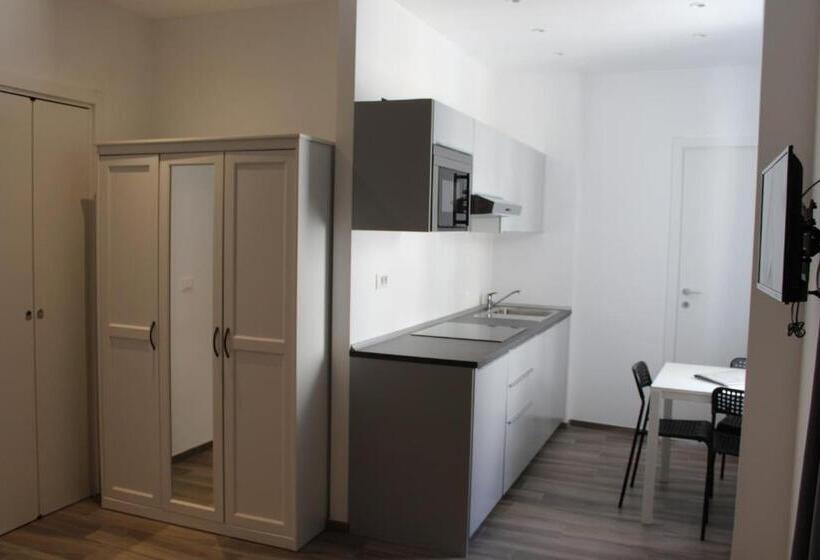 إستوديو قياسى, Residence Fanny