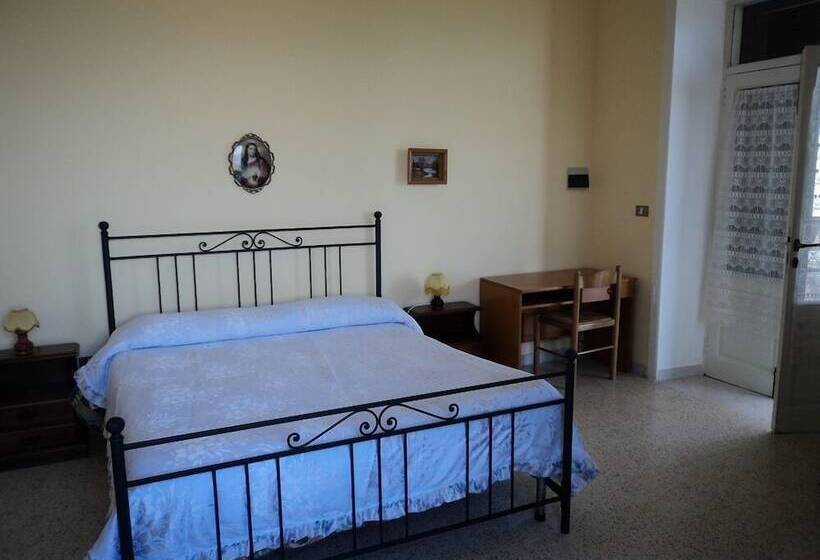 חדר סטנדרט לארבעה, Agriturismo Aurella