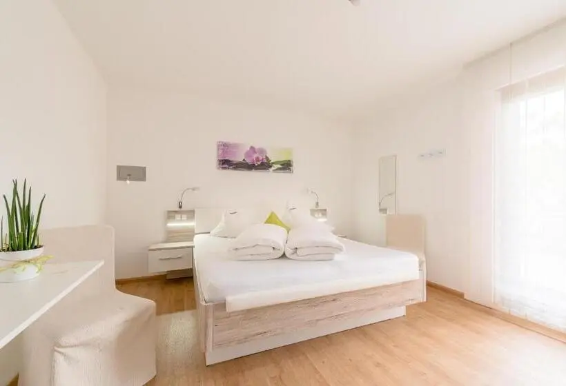 Standard-huone Parveke, Garni Vinea Montis