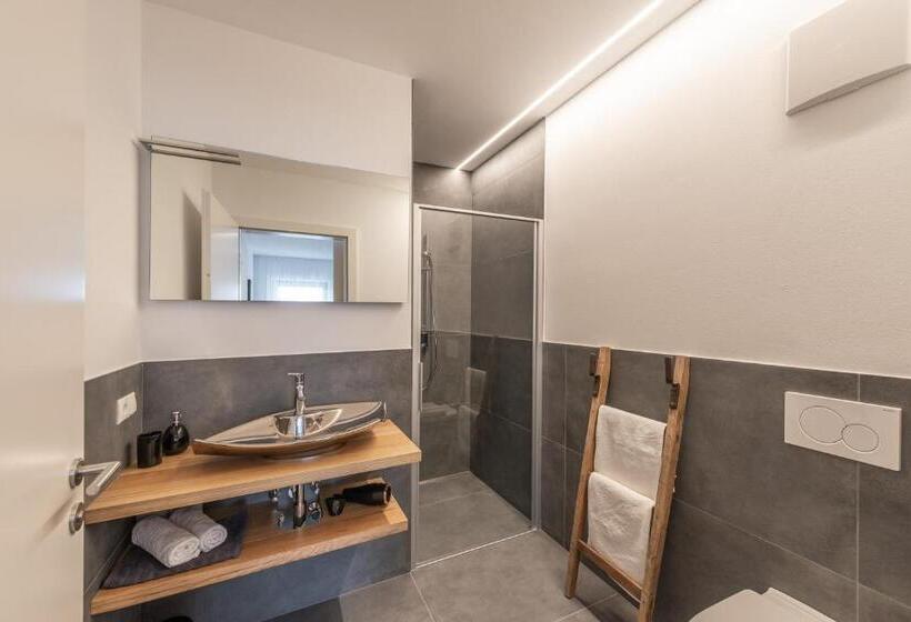 小型套房带阳台, Garni Vinea Montis