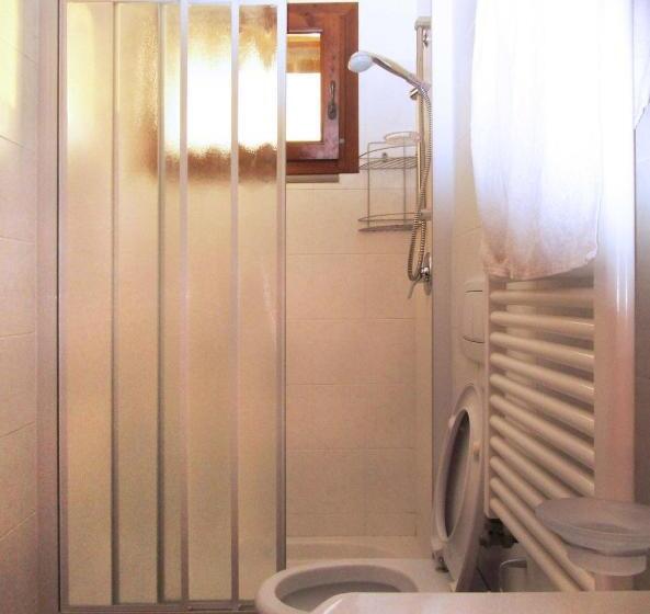 شقة غرفة واحدة, Podere Ghiole