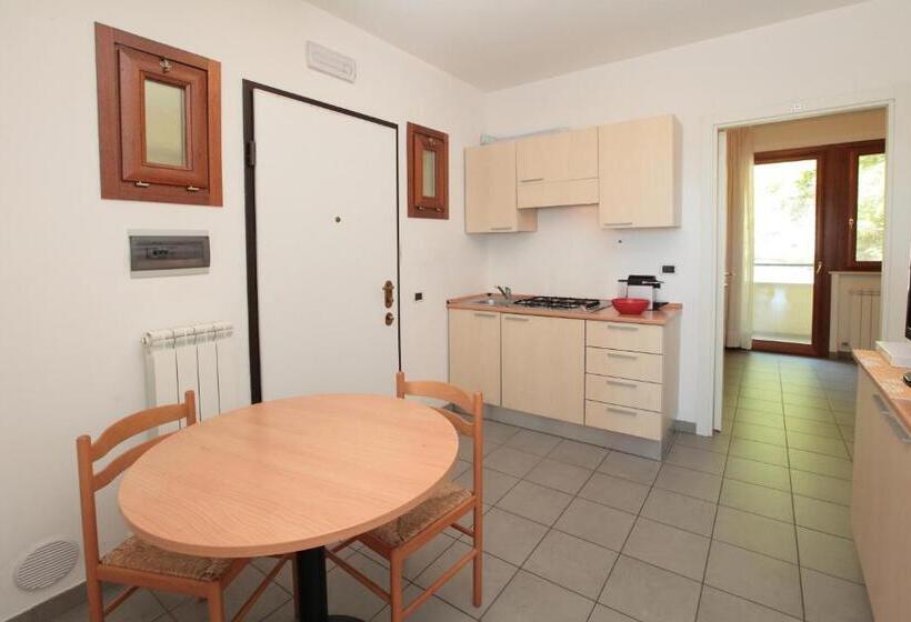 דירת 2 חדרי שינה עם נוף לגינה, Residence Citta Ideale