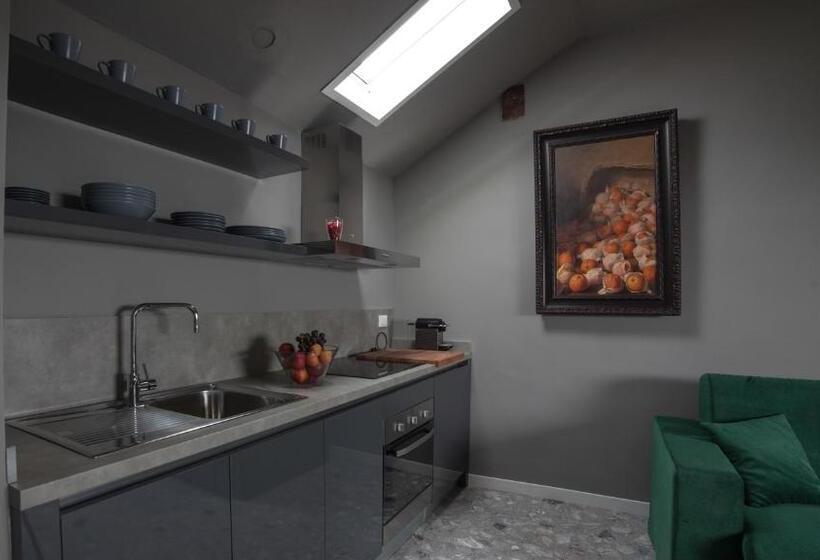 带1个卧室的顶楼公寓, Venegoni Maison De Charme