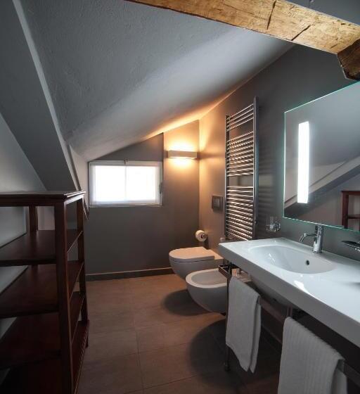 带1个卧室的顶楼公寓, Venegoni Maison De Charme