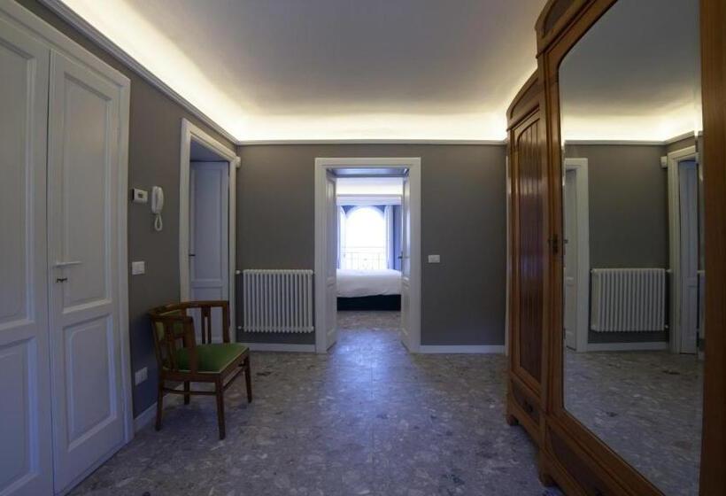 带1个卧室的顶楼公寓, Venegoni Maison De Charme