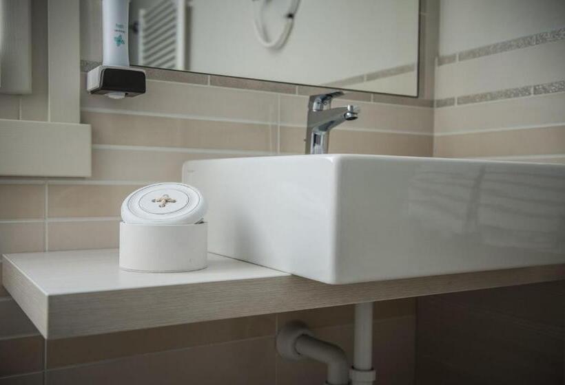 四人标准间, Locanda Corte Montioni