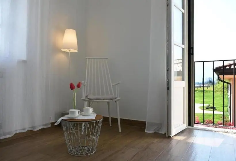 Superior Neljän Hengen Huone, Agriturismo Di Charme Erbadoro