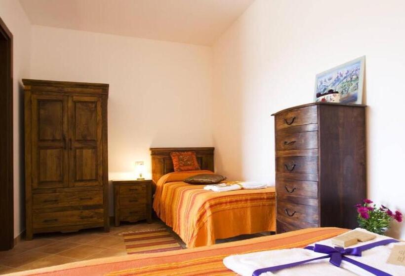 Номер Стандарт Трехместный, Bioagriturismo La Quercia
