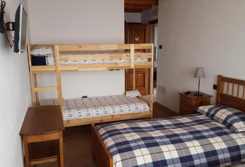 Pokój Czteroosobowy Standard, Borgo Dei Sapori